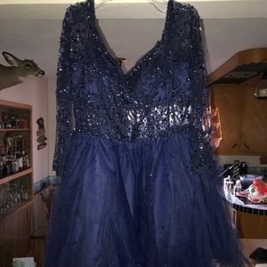 2018 homecoming dress. Long sleeve w/ sequence.